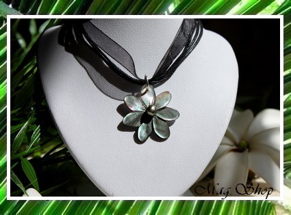 Archipels Collection Collier Miti Fleur de Tiaré 2.5cm Nacre & Perle Keishi de Tahiti MAG.SHOP TAHITI