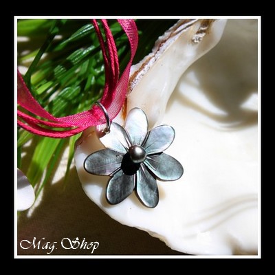 Archipels Collection - Collier Miti Fleur de Tiaré Nacre 2.5cm & Perle Keishi de Tahiti MAG.SHOP TAHITI