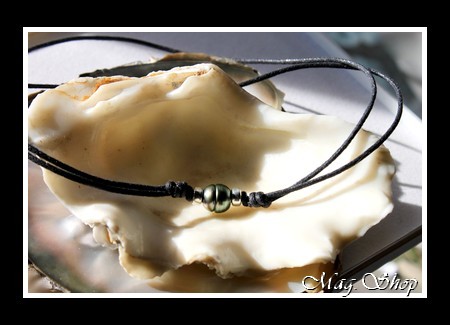 Bora-Bora Collection  Collier Surfeur Perle Cerclée de Tahiti MAG.SHOP