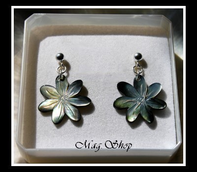 Boucles D`Oreilles Argent Rhdié 925 Tekava  Fleurs de Tiaré Nacre de Tahiti 2cm MAG.SHOP