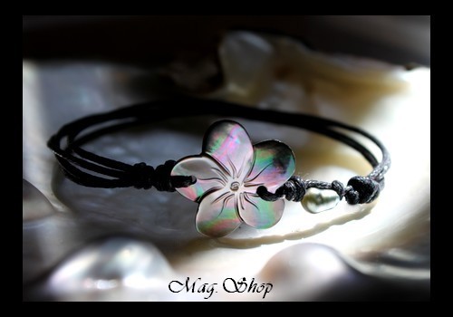 Bracelet marquises Petite Fleur Hibiscus Nacre & Keishi de Tahiti MAG.SHOP