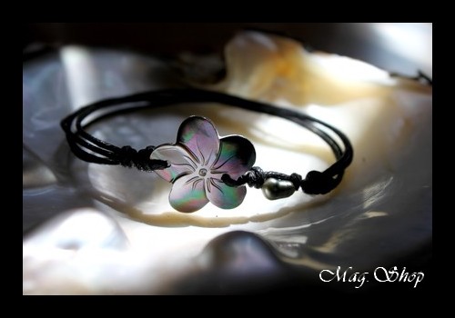 Bracelet marquises Petite Fleur Hibiscus Nacre & Keishi de Tahiti MAG.SHOP