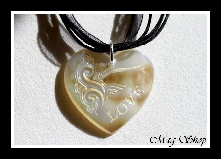 Coeurs de L`Océan Collection  Collier Miti  Coeur LOVE Nacre de Tahiti 3CM Reflets Clairs MAG.SHOP