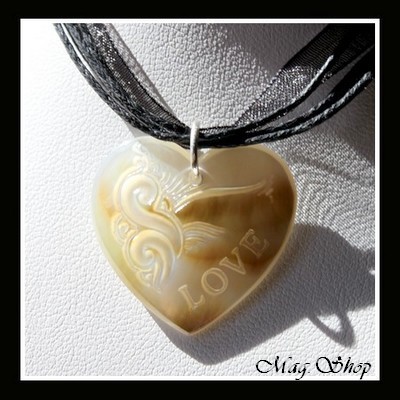 Coeurs de L`Océan Collection  Collier Miti  Coeur LOVE Nacre de Tahiti 3CM Reflets Clairs MAG.SHOP