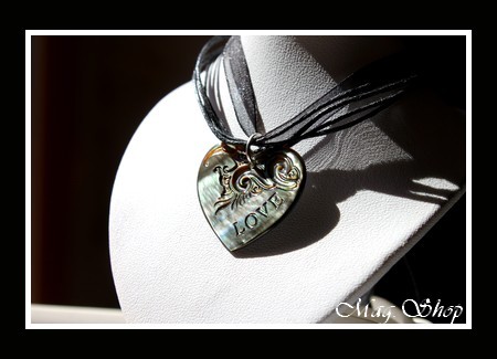 Coeurs de L`Océan Collection  Collier Miti  Coeur Vagues LOVE Nacre de Tahiti 3CM Reflets Foncés MAG.SHOP