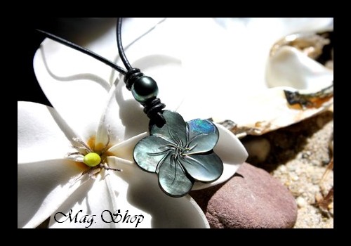 Collier Fleur Hibiscus Nacre & Perle Baroque de Tahiti MAG.SHOP