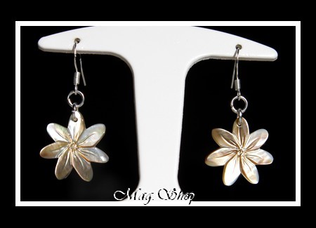 Fleurs Collection  Boucles d`Oreilles Tavana Fleurs de Tiaré 2cm Nacre de Tahiti Reflets Clairs-Ocres MAG.SHOP