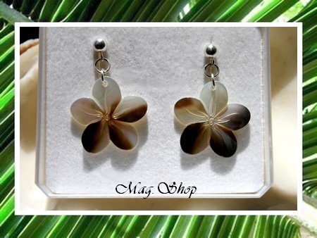 Fleurs Collection  Boucles d`Oreilles Tekava  Argent Rhodié 925   Fleurs Hibiscus Nacre de Tahiti 2cm Reflets Clairs_Marrons MAG.SHOP 