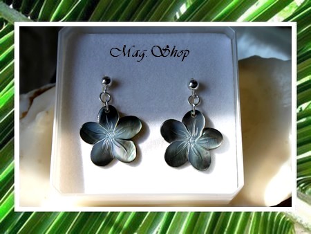 Fleurs Collection  Boucles d`Oreilles Tekava  Argent Rhodié 925 Fleurs de Tiaré Nacre de Tahiti 2cm MAG.SHOP