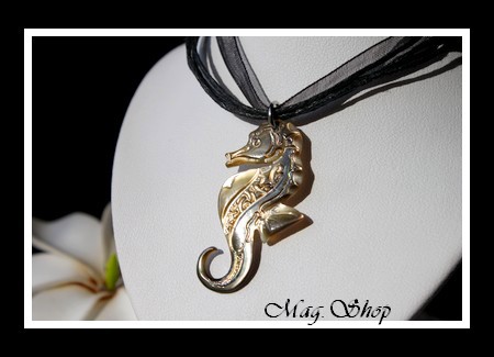 Hippocampe Marquisien Collier Nacre de Tahiti Modèle 8 MAG.SHOP