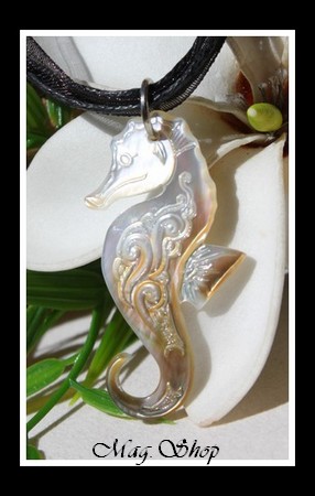 Hippocampe Vagues Collier Nacre de Tahiti Modèle 9 MAG.SHOP