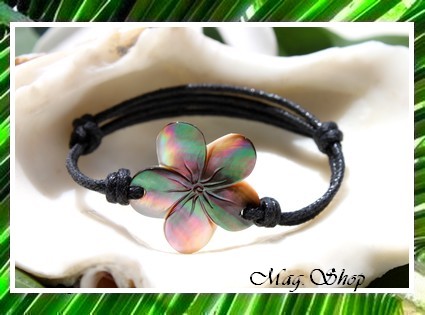 Marquises Collection  Bracelet Bora  Hibiscus Nacre de Tahiti 2.5cm  Reflets Marrons MAG.SHOP