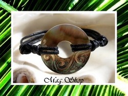 Marquises Collection / Bracelet Matavai Vagues / Nacre de TAHITI 3cm / Coton Noir (photos contractuelles)