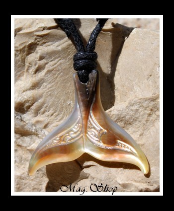 Queue de Baleine Marquisienne Collier Nacre de Tahiti 3cm Reflets Clairs Ocres MAG.SHOP