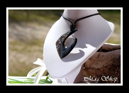 Teano Vagues Collier Hameçon Nacre de Tahiti Modèle 1 MAG.SHOP