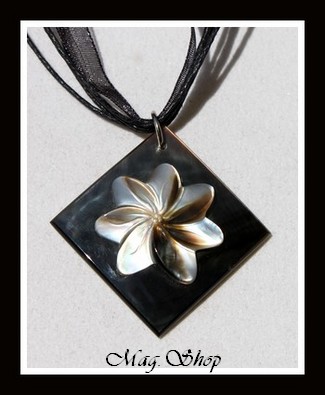 Tetiaora Fleur de Tiaré Collier Miti Nacre de Tahiti 4cm MAG.SHOP