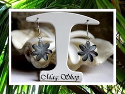 Fleurs Collection / Boucles d'Oreilles Tiaia Tavana Fleurs de Tiaré 2cm Nacre de Tahiti Reflets Gris/Bleus / Argent 925 (0.36g) (photos non contractuelles)